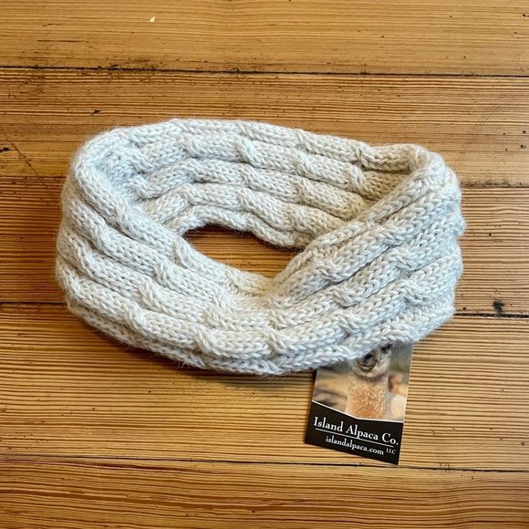 Island Alpaca Accessories - Island Alpaca cable knit alpaca headband. NWT. Ivory/ cream/ soft white.